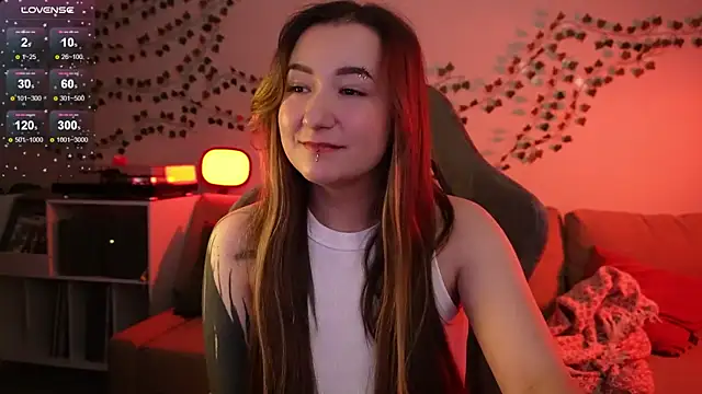 Snapshot of Megan__Hart chatting on October 20, 1:07 am Megan Hart online show from October 20, 1:07 am