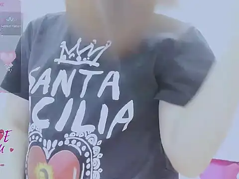 Snapshot of Linh_diudang chatting on October 21, 1:43 pm Linh diudang online show from October 21, 1:43 pm