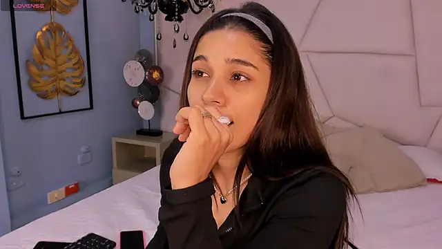 bellaa becca online show from November 21, 6:40 pm