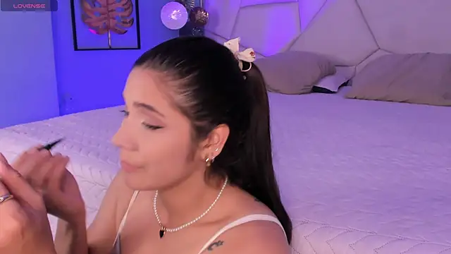 bellaa becca online show from November 28, 9:37 pm