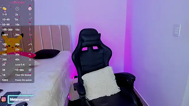 melanyrouse1 online show from March 15, 10:22 pm