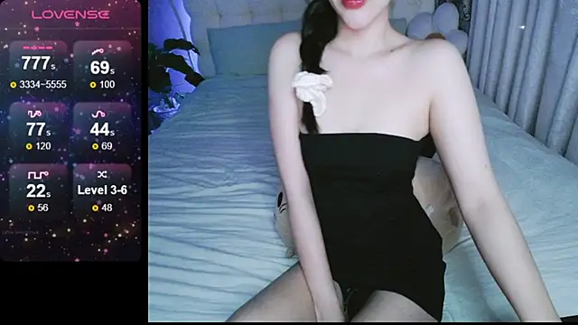  Viviann  online show from December 10, 4:06 pm