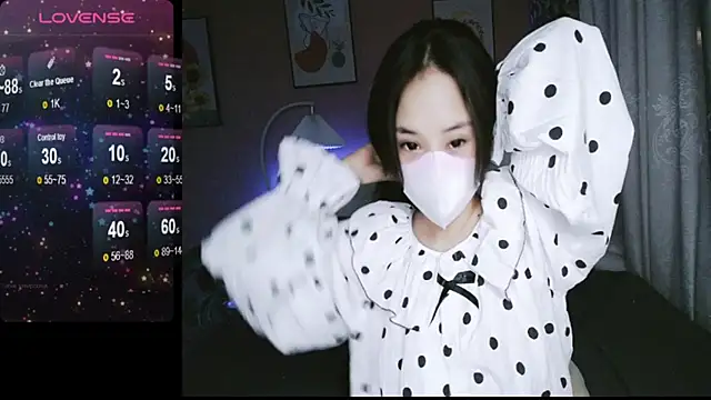  Viviann  online show from December 12, 4:21 pm