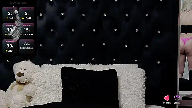 Snapshot of OliviaShaw23 chatting on March 14, 4:54 am OliviaShaw23 online show from March 14, 4:54 am