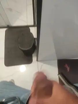 Snapshot of dredre1069 chatting on November 19, 6:52 pm dredre1069 online show from November 19, 6:52 pm