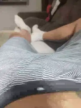 Snapshot of dredre1069 chatting on November 27, 2:28 pm dredre1069 online show from November 27, 2:28 pm