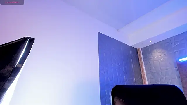 alicee smithh1 online show from November 29, 7:47 pm