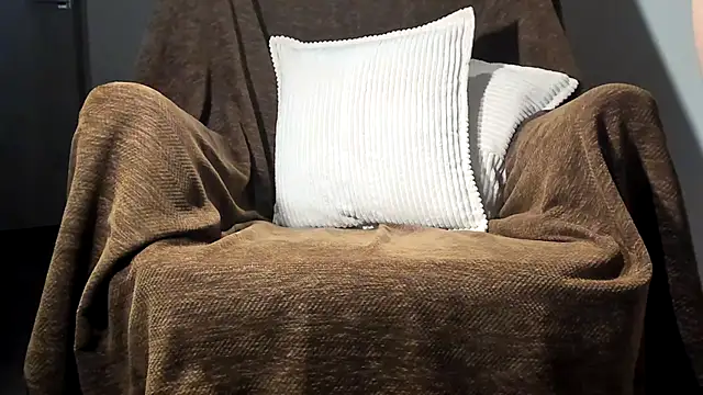 Lily 0000 online show from August 1, 4:05 pm