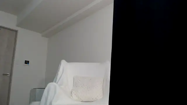 Lily 0000 online show from December 12, 2:00 pm