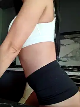 Snapshot of AmyAzureee chatting on October 21, 1:54 pm AmyAzureee online show from October 21, 1:54 pm