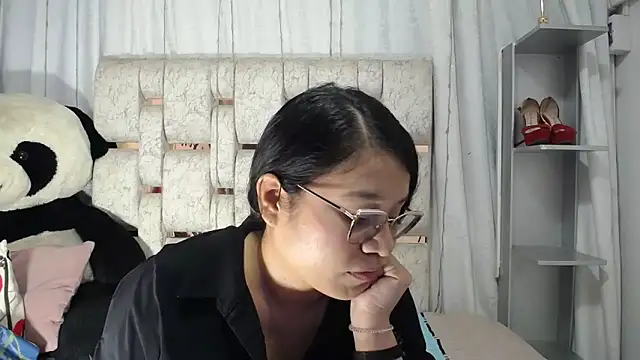 KEYRA-MILLER- online show from February 28, 2:11 am