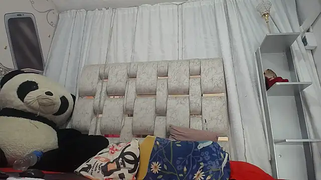 KEYRA-MILLER- online show from March 19, 1:38 am