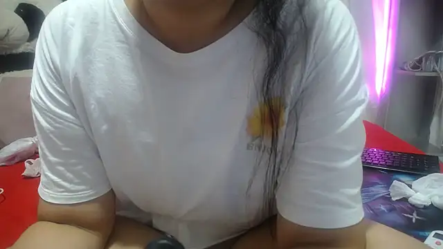 KEYRA-MILLER- online show from April 2, 2:08 am