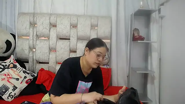 KEYRA-MILLER- online show from March 20, 1:06 am