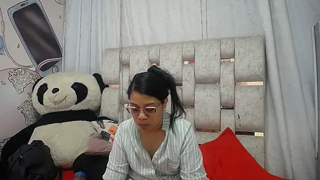 KEYRA-MILLER- online show from March 26, 1:59 am