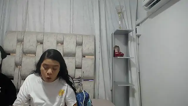 KEYRA-MILLER- online show from March 16, 1:24 am