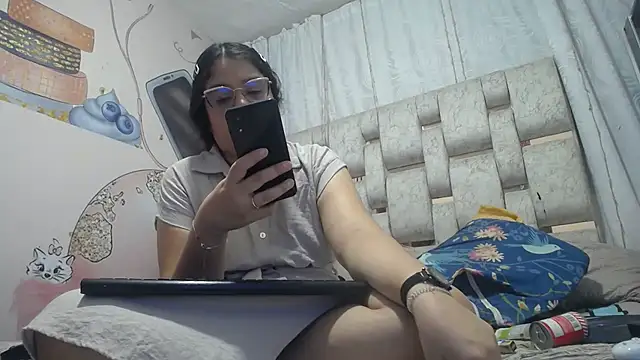 KEYRA-MILLER- online show from March 12, 2:06 am