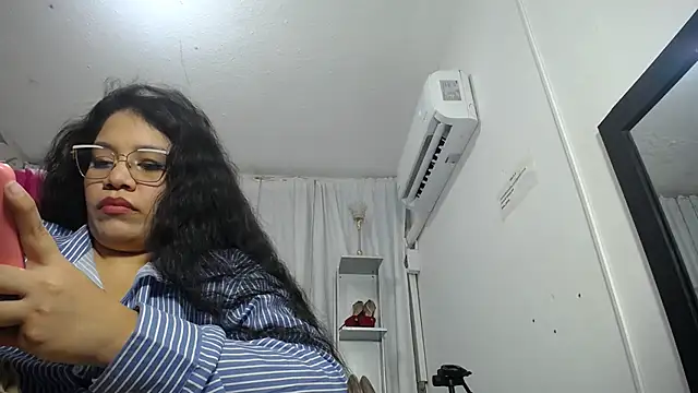 KEYRA-MILLER- online show from November 17, 2:37 am