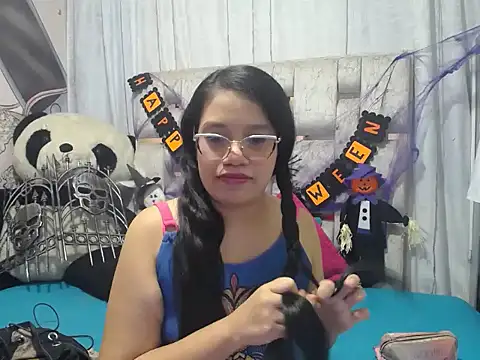 KEYRA-MILLER- online show from November 4, 2:04 am