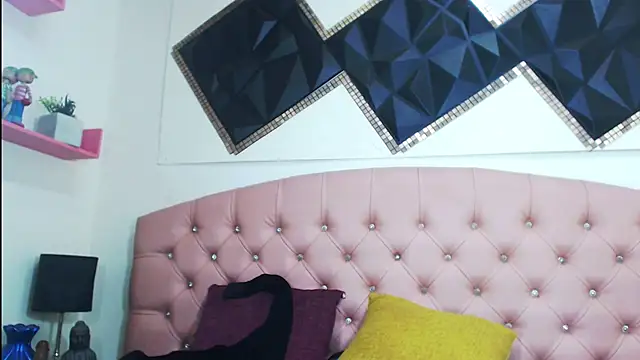 andrea safeira doll online show from November 7, 11:30 pm