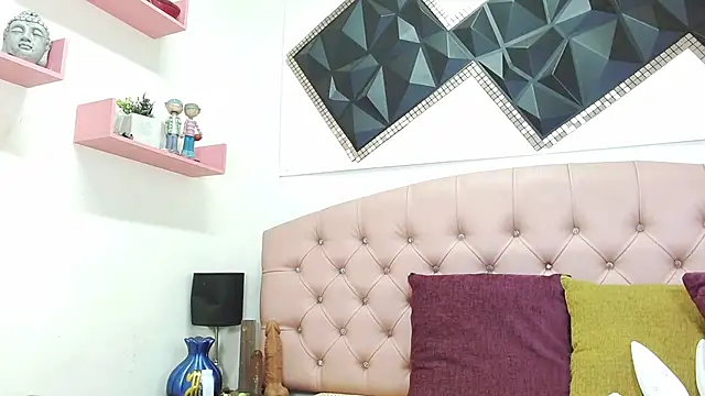 andrea safeira doll online show from April 5, 6:25 pm