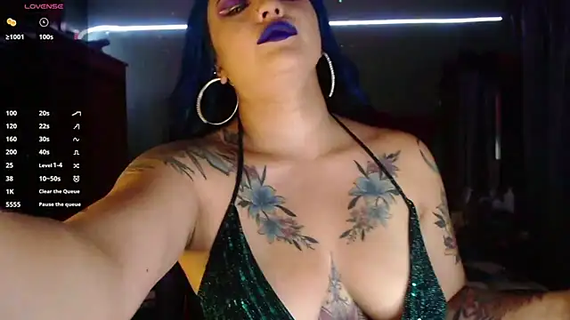 Snapshot of black_wiidow chatting on January 22, 12:06 am black wiidow online show from January 22, 12:06 am