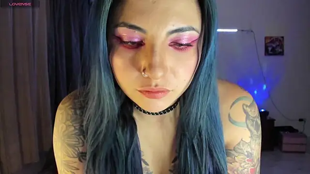 black wiidow online show from March 30, 4:58 am