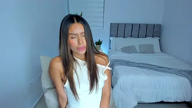 Snapshot of AndreaMartini chatting on February 8, 7:26 am AndreaMartini online show from February 8, 7:26 am