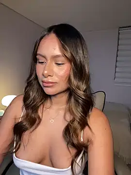 Snapshot of AndreaMartini chatting on March 9, 12:10 am AndreaMartini online show from March 9, 12:10 am