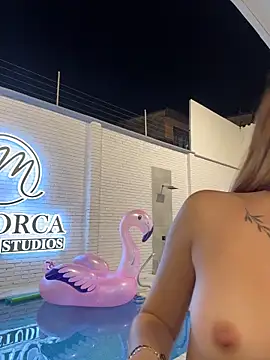 Lezy  online show from December 13, 8:04 pm