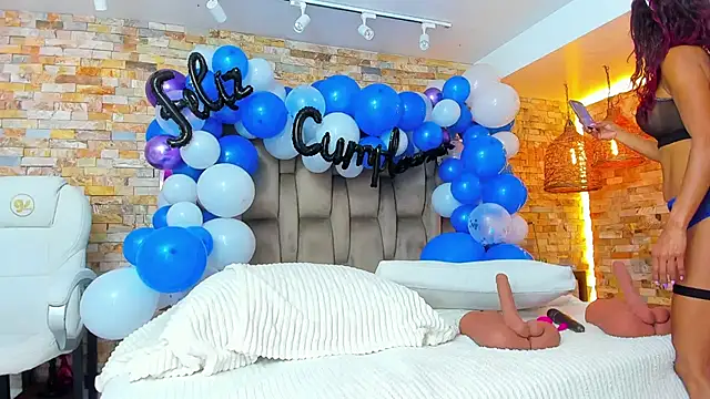 Snapshot of karla_dunn chatting on October 22, 8:52 pm karla dunn online show from October 22, 8:52 pm