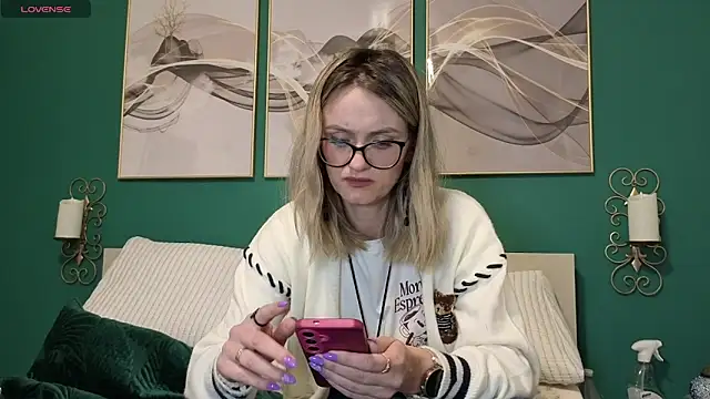 Snapshot of hotjessyca chatting on May 1, 7:30 pm hotjessyca online show from May 1, 7:30 pm