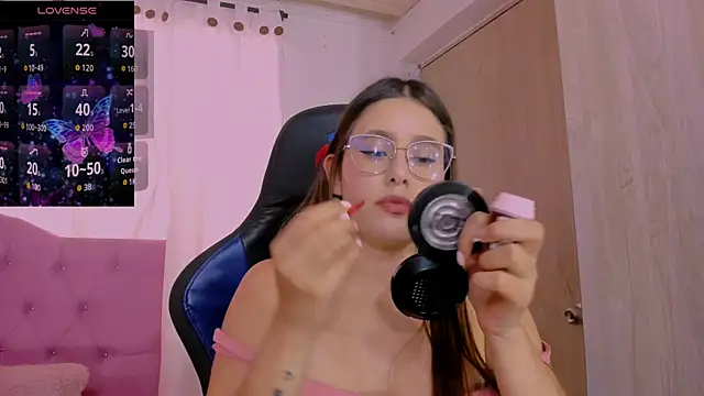 Snapshot of ParisShayk chatting on February 5, 6:04 pm ParisShayk online show from February 5, 6:04 pm