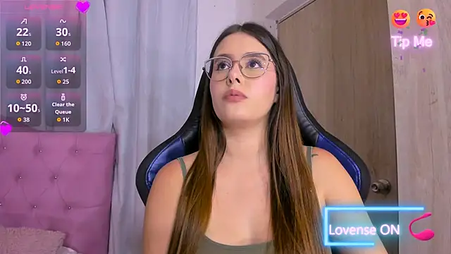 ParisShayk online show from May 8, 5:50 pm
