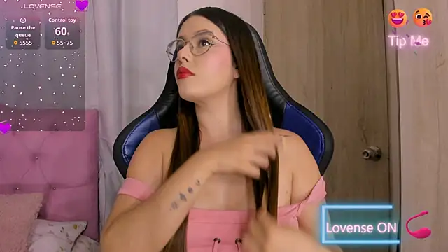 ParisShayk online show from April 7, 5:59 pm