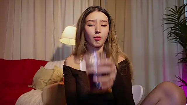 Sarasuo1 online show from March 19, 12:34 pm