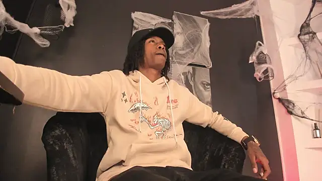 Snapshot of BRYXXXON1 chatting on October 12, 4:52 pm BRYXXXON1 online show from October 12, 4:52 pm