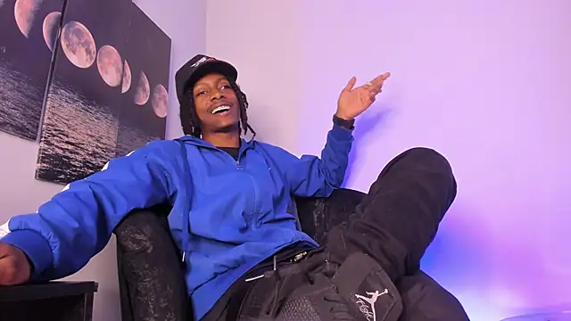 Snapshot of BRYXXXON1 chatting on October 11, 4:08 pm BRYXXXON1 online show from October 11, 4:08 pm