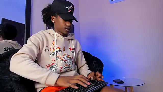 Snapshot of BRYXXXON1 chatting on March 7, 2:12 pm BRYXXXON1 online show from March 7, 2:12 pm