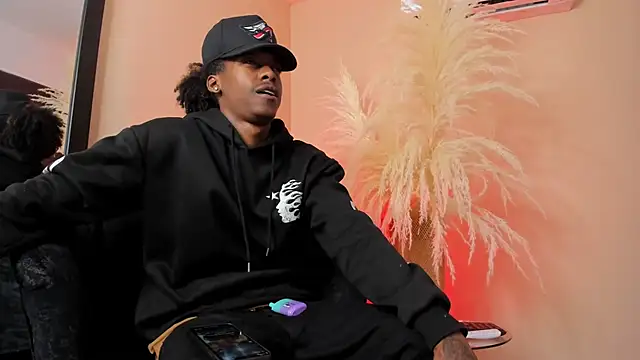 Snapshot of BRYXXXON1 chatting on February 19, 2:55 pm BRYXXXON1 online show from February 19, 2:55 pm