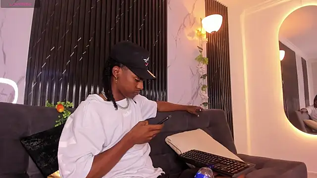 Snapshot of BRYXXXON1 chatting on February 6, 12:04 pm BRYXXXON1 online show from February 6, 12:04 pm