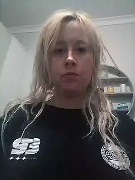 Snapshot of mollymay69 chatting on February 25, 1:55 pm mollymay69 online show from February 25, 1:55 pm