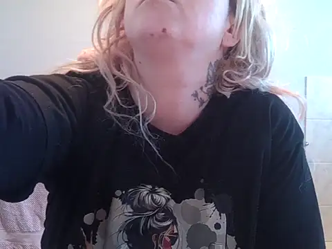 Snapshot of mollymay69 chatting on February 23, 3:52 am mollymay69 online show from February 23, 3:52 am