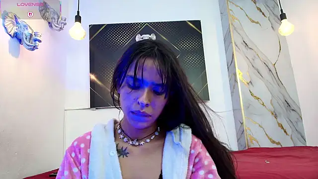 Cloeandtyfanny online show from December 17, 8:08 am