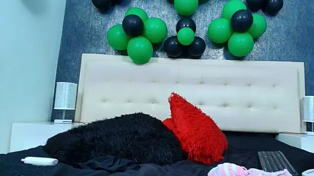 Cloeandtyfanny online show from March 20, 8:32 pm