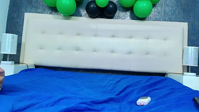 Cloeandtyfanny online show from March 18, 8:10 pm