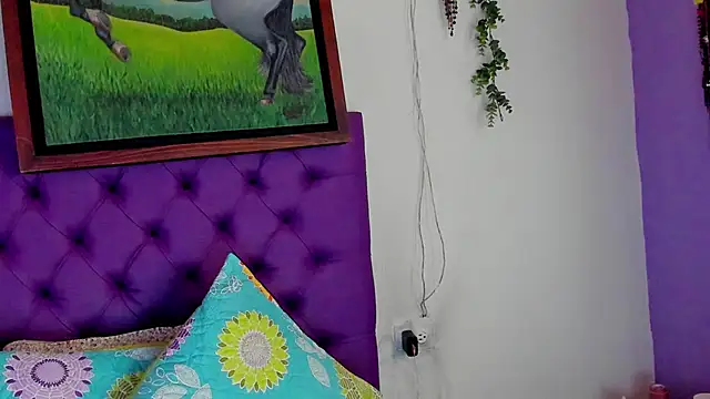 Snapshot of Cloeandtyfanny chatting on June 12, 4:38 pm Cloeandtyfanny online show from June 12, 4:38 pm
