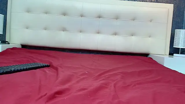 Cloeandtyfanny online show from March 26, 7:56 pm