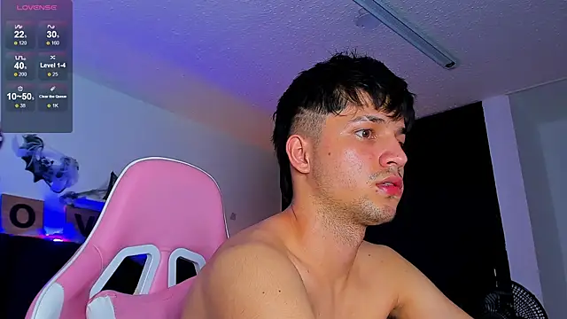 Issac james  online show from October 28, 8:13 am