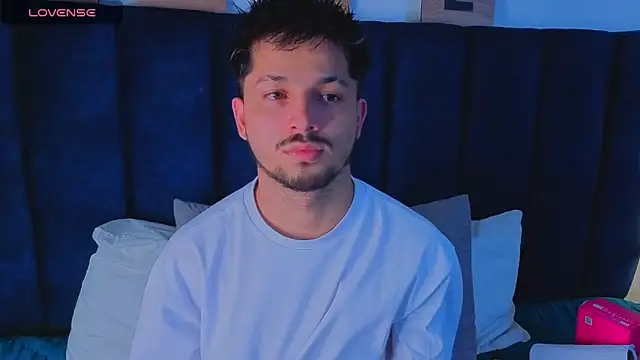 Issac james  online show from March 27, 2:31 am